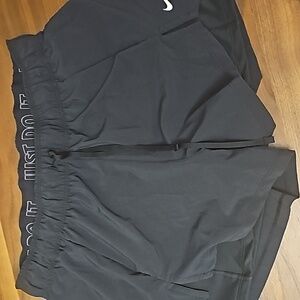Nike NWT women's shorts Large L